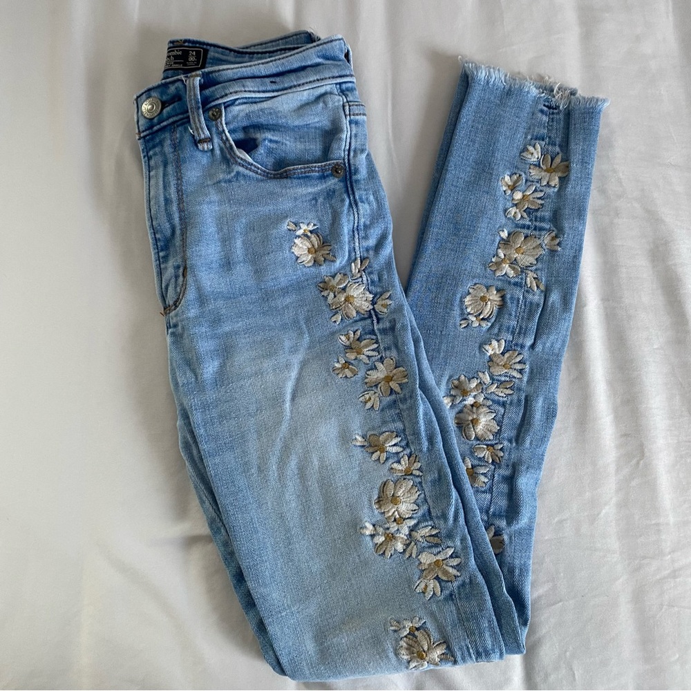 Abercrombie & Fitch High Rise Super Skinny Ankle Jeans Floral Embroidery